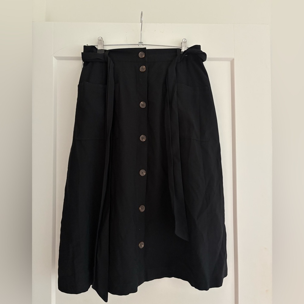 Old Navy Black Button-Front Midi Skirt with Tie Waist